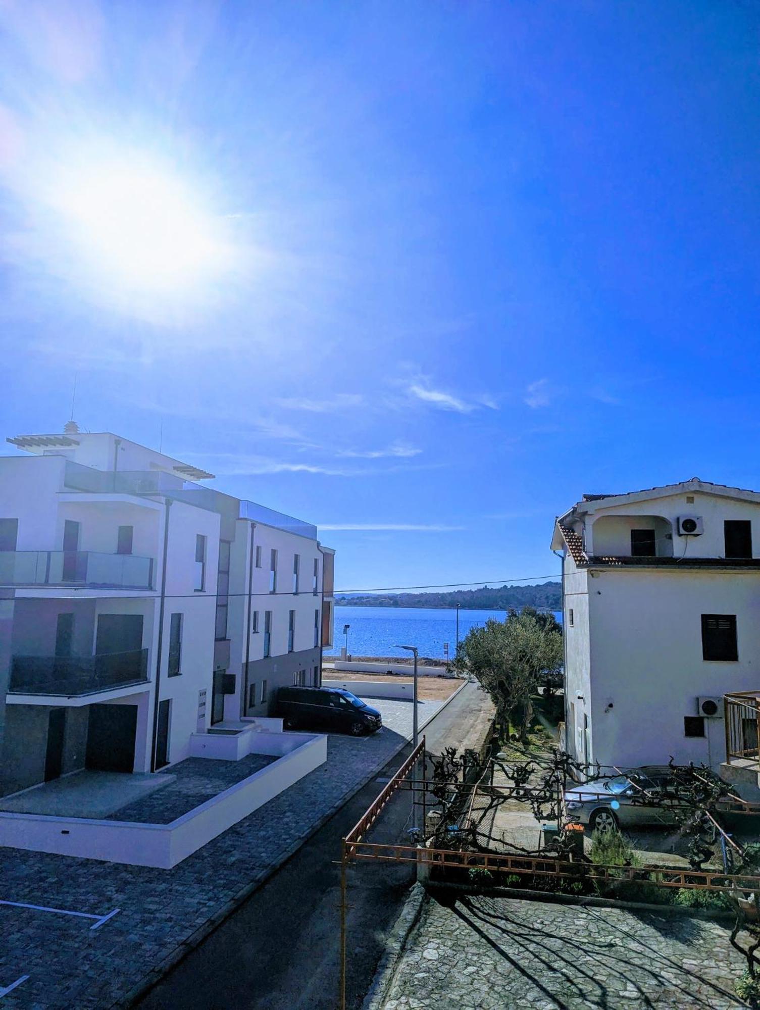 Zeezicht Appartement 50M From Beach Srima Kültér fotó